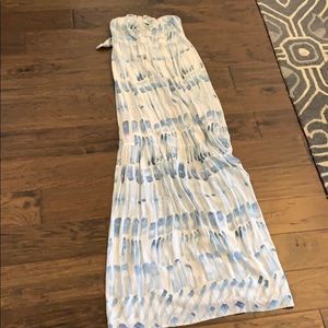 Brand new gorgeous, flowy maxi